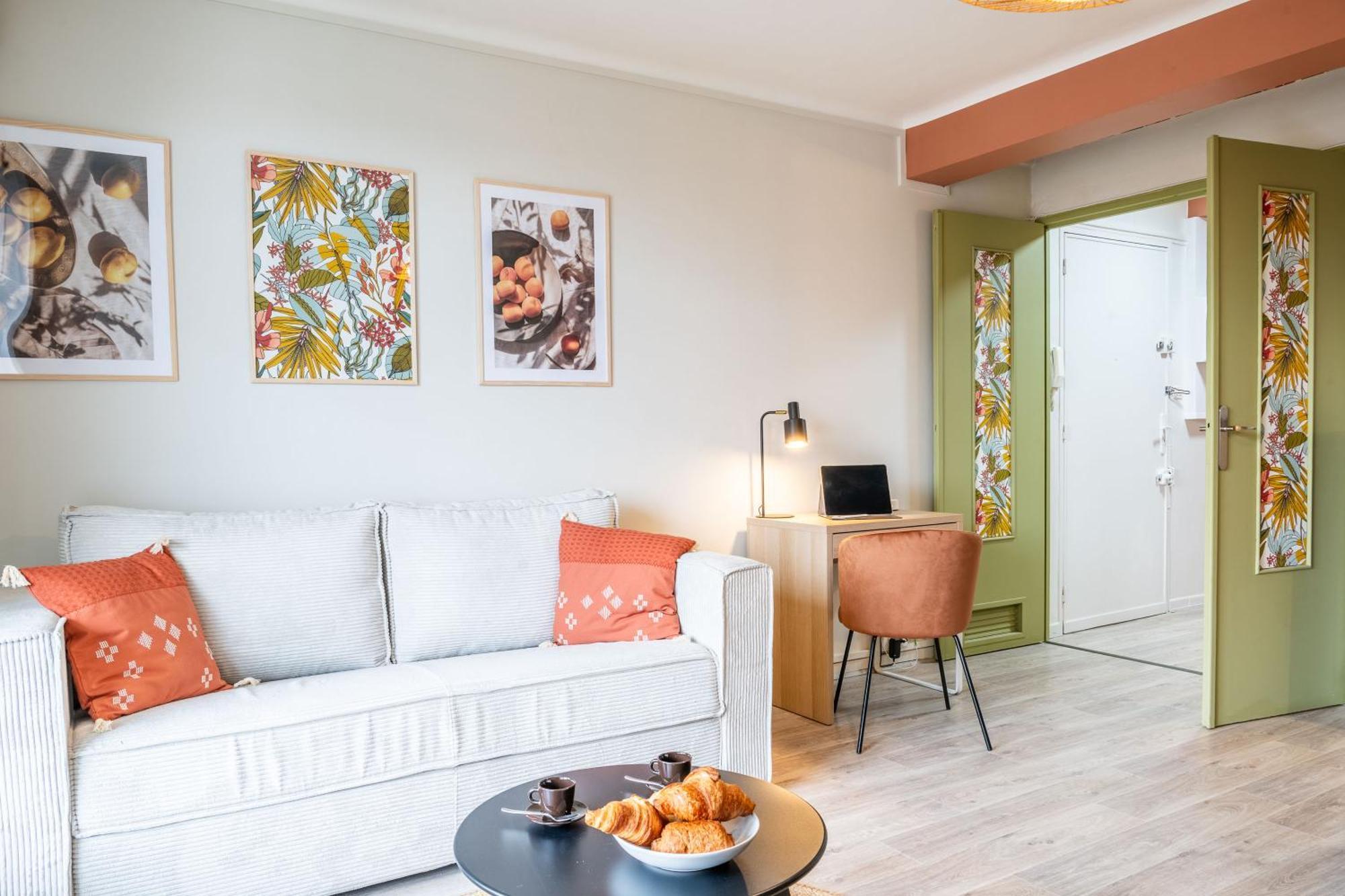 Au Calme De L'Iris - Clim - Garage - Wifi - Tramway Apartment Avignon Exterior photo